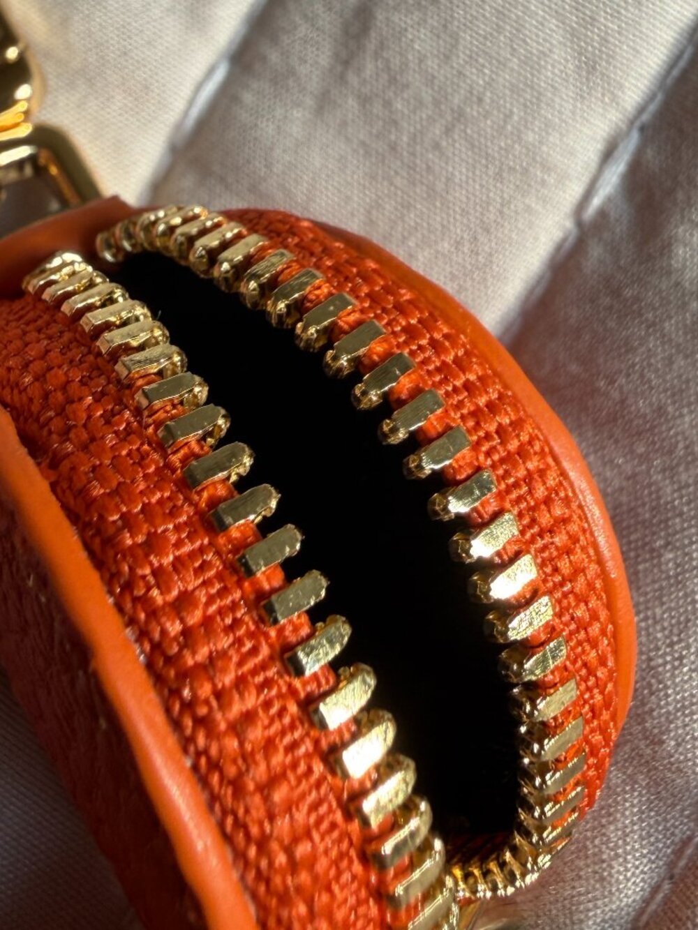 MAISON De SABRÉ ™ Fruit Charm Special Edition AirTag Charm in ORANGE - Picture 4 of 4